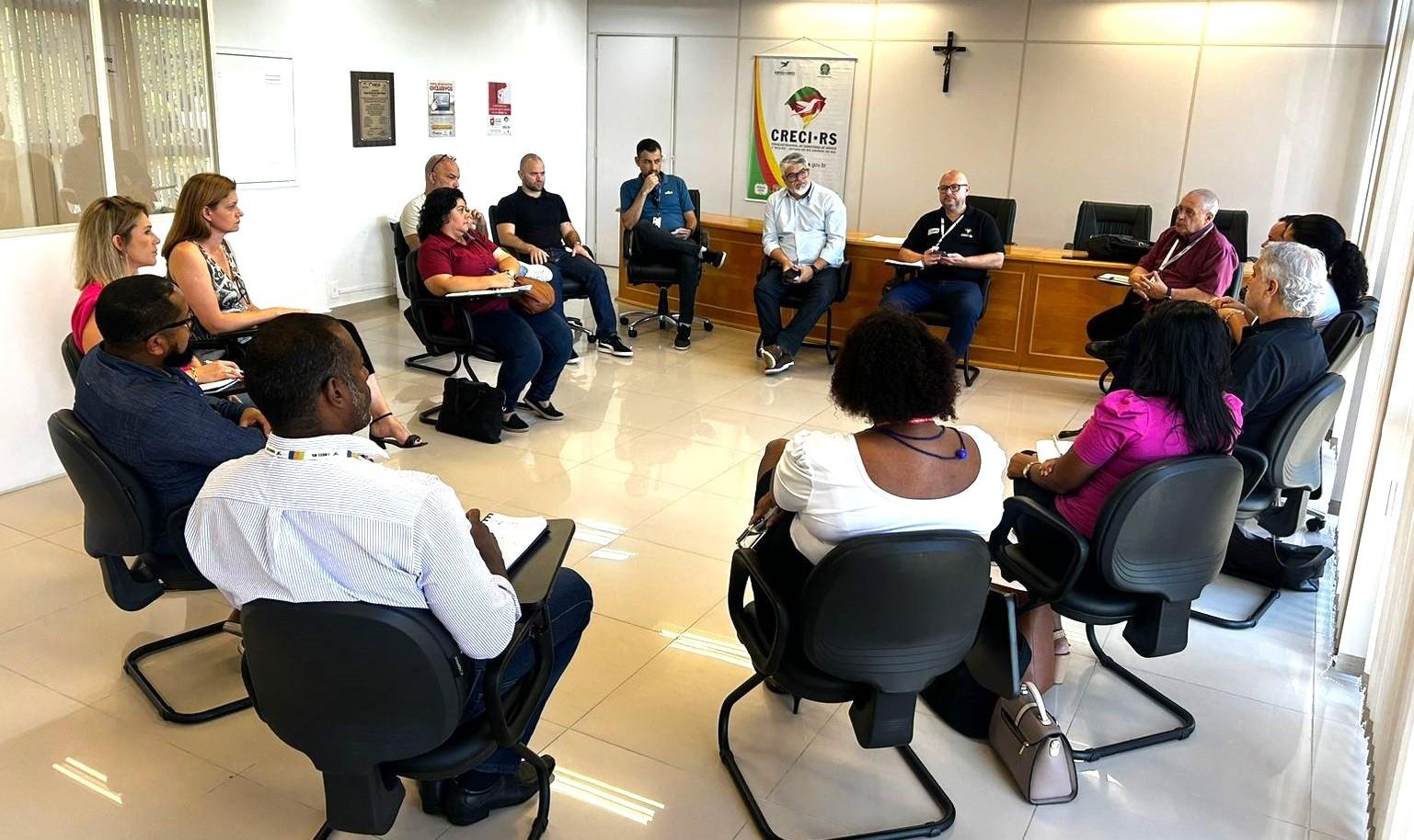 Representantes do GAF debatem atuação dos conselhos