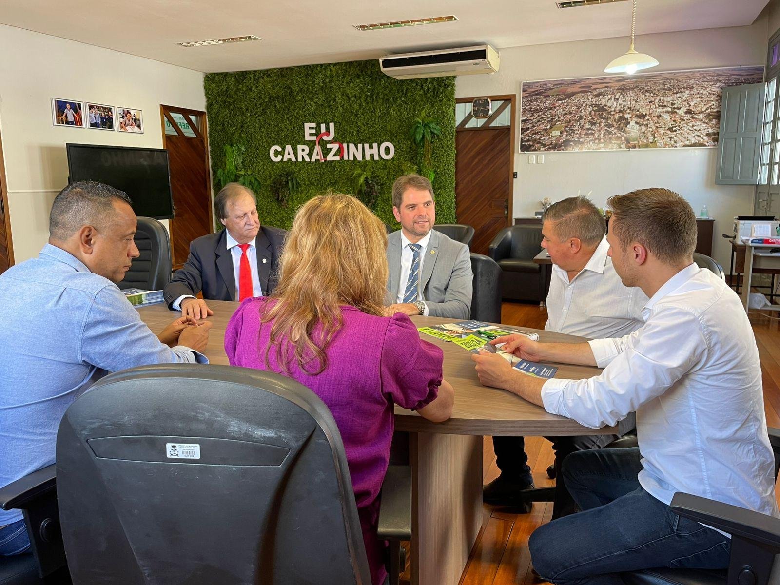 Presidente do CRECI-RS, Márcio Bins Ely, participa de encontro em Car